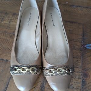 Bandolino Tan Gold Flats with Elegant Chain Detail